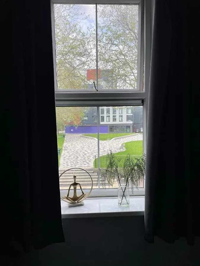 2 Bed Apartment Close To City Centre Cardiff