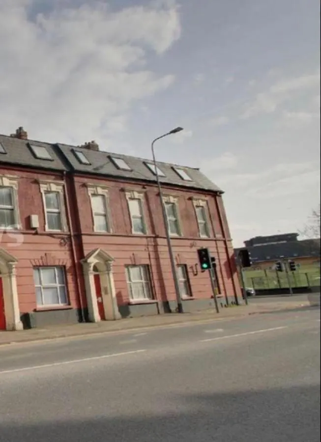 2 Bed Apartment Close To City Centre Cardiff 0*,