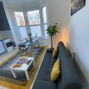  Apartment Stunning 1 Bed Spacious -central
